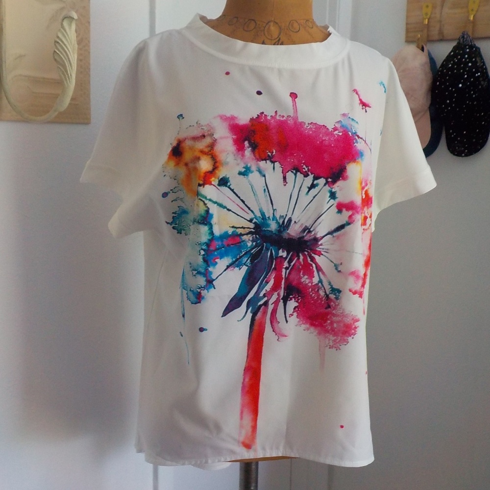 NEW Abstract Flower Tee Top - Picture 1 of 7